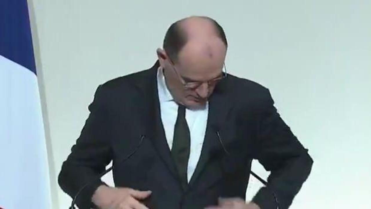 Fransa Başbakanı taktığı g&ouml;zl&uuml;ğ&uuml; fark etmeyerek ceplerinde aradı