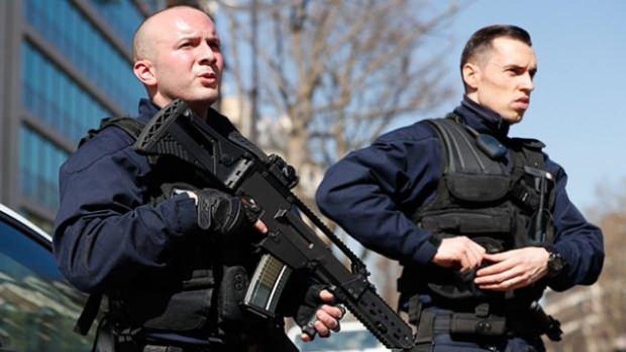 Fransa'da siyahi müzisyeni darbeden 2 polise tutuklama