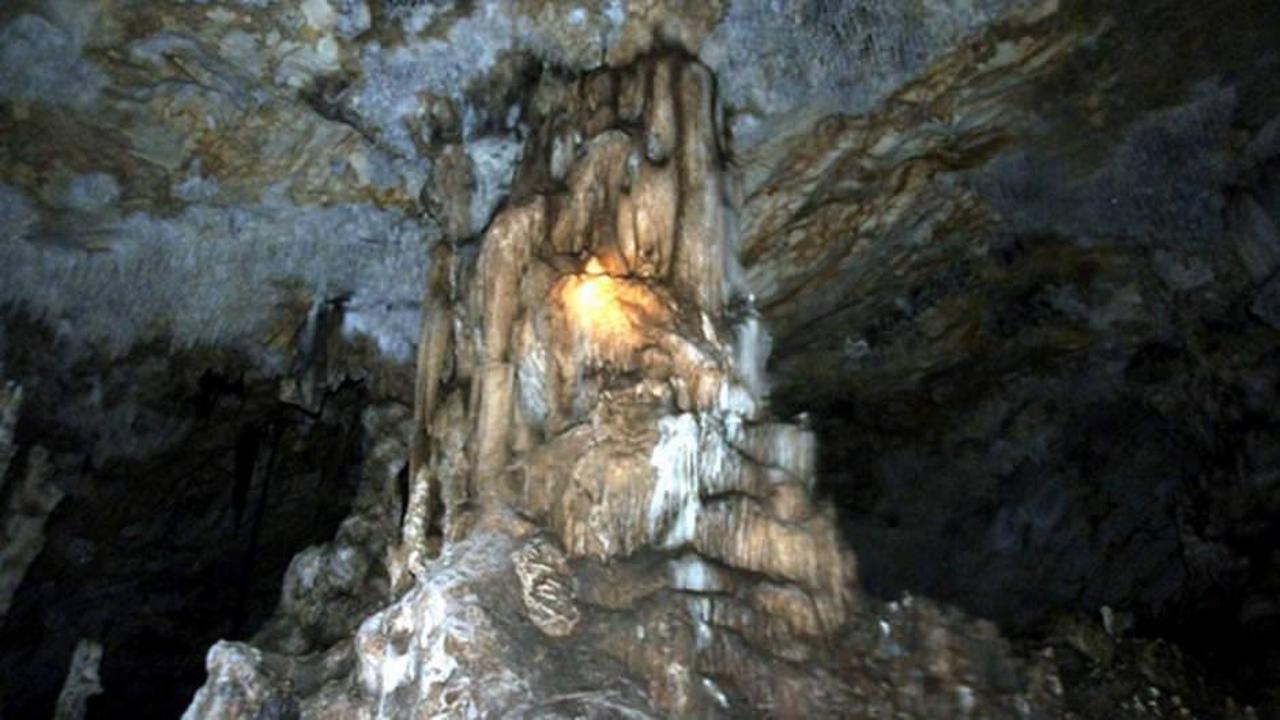 Muğla'da saklı kalmış bir doğa harikası: Sırtlanini Mağarası