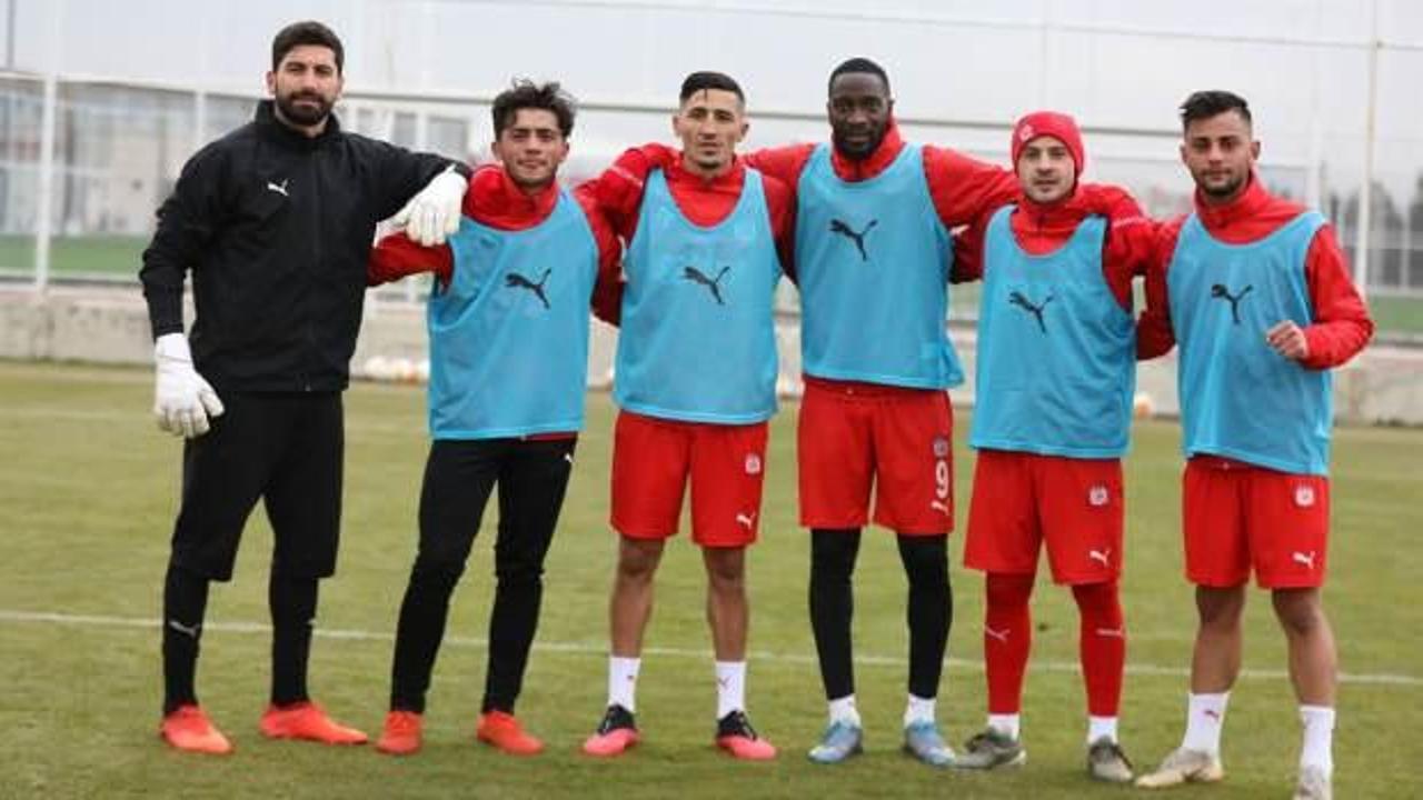 Sivasspor'da iki futbolcu pozitif!