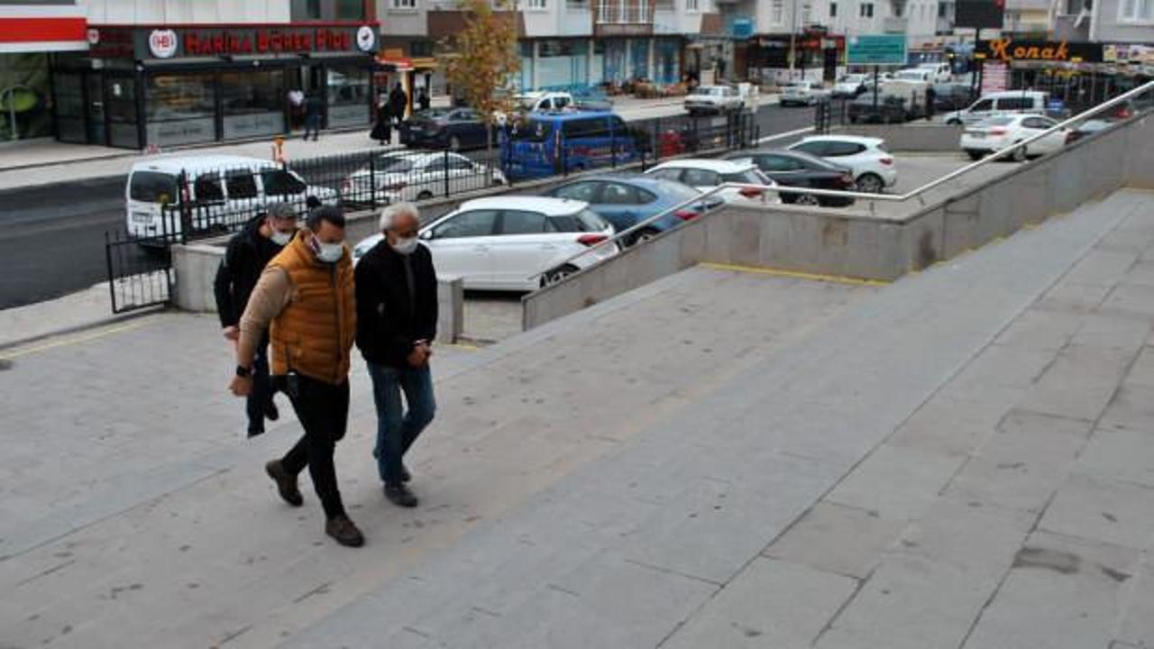 Tartıştığı eşini 5 yerinden bı&ccedil;akladı