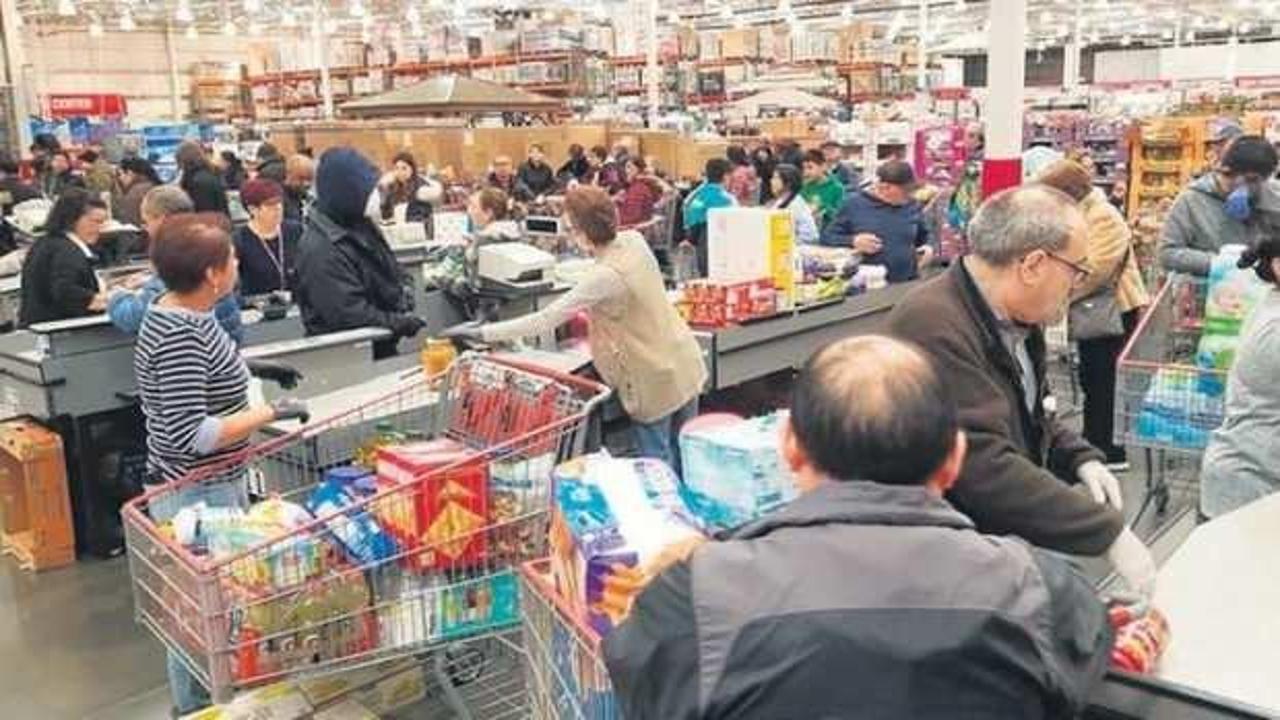 Yasak market raflarını boşalttı
