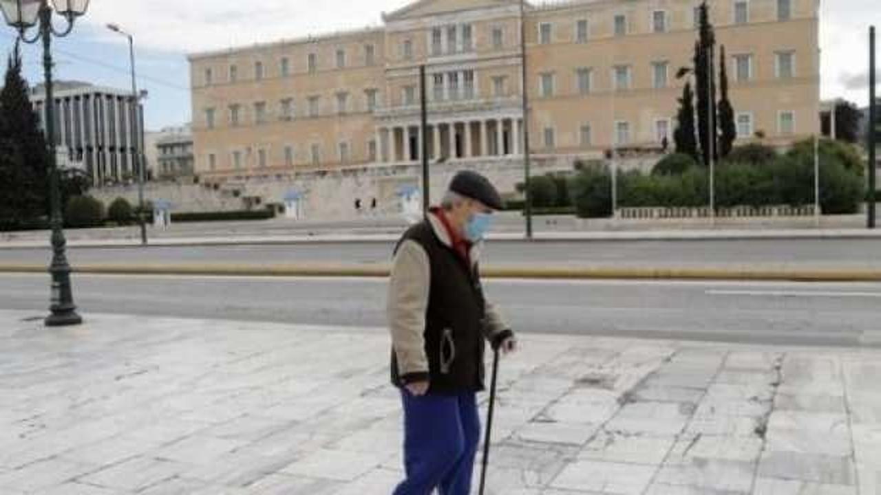 Yunanistan'daki karantina bir hafta daha uzatıldı