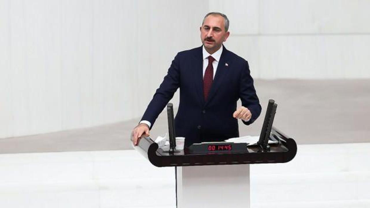 Adalet Bakanı Gül'den sert yanıt: Bakan'ın cübbe giymesini mi bekliyorsunuz?