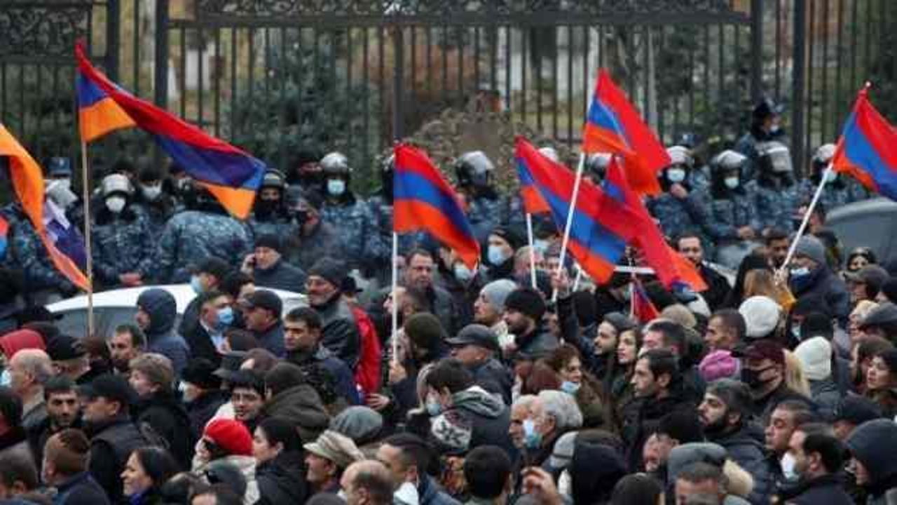 Ermenistan'da Paşinyan karşıtları, hükümet binasına girmeye çalıştı