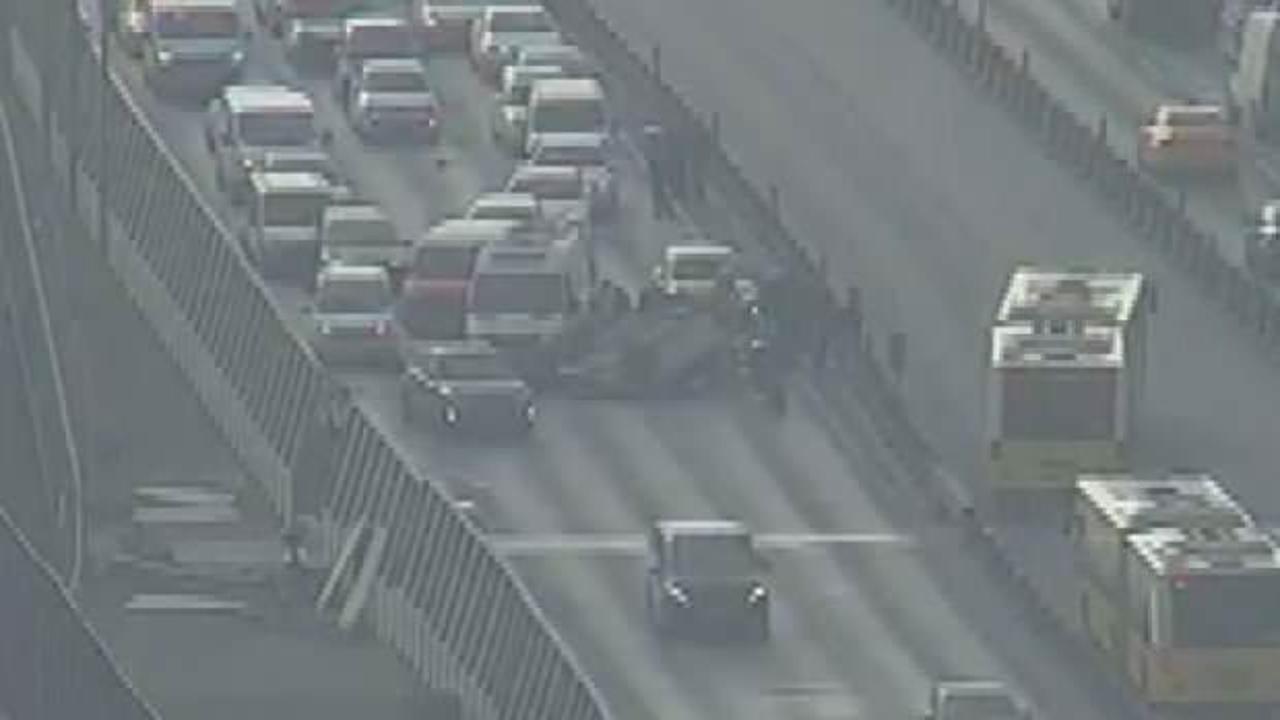 Haliç Köprüsü'nde otomobil takla attı, trafik oluştu!