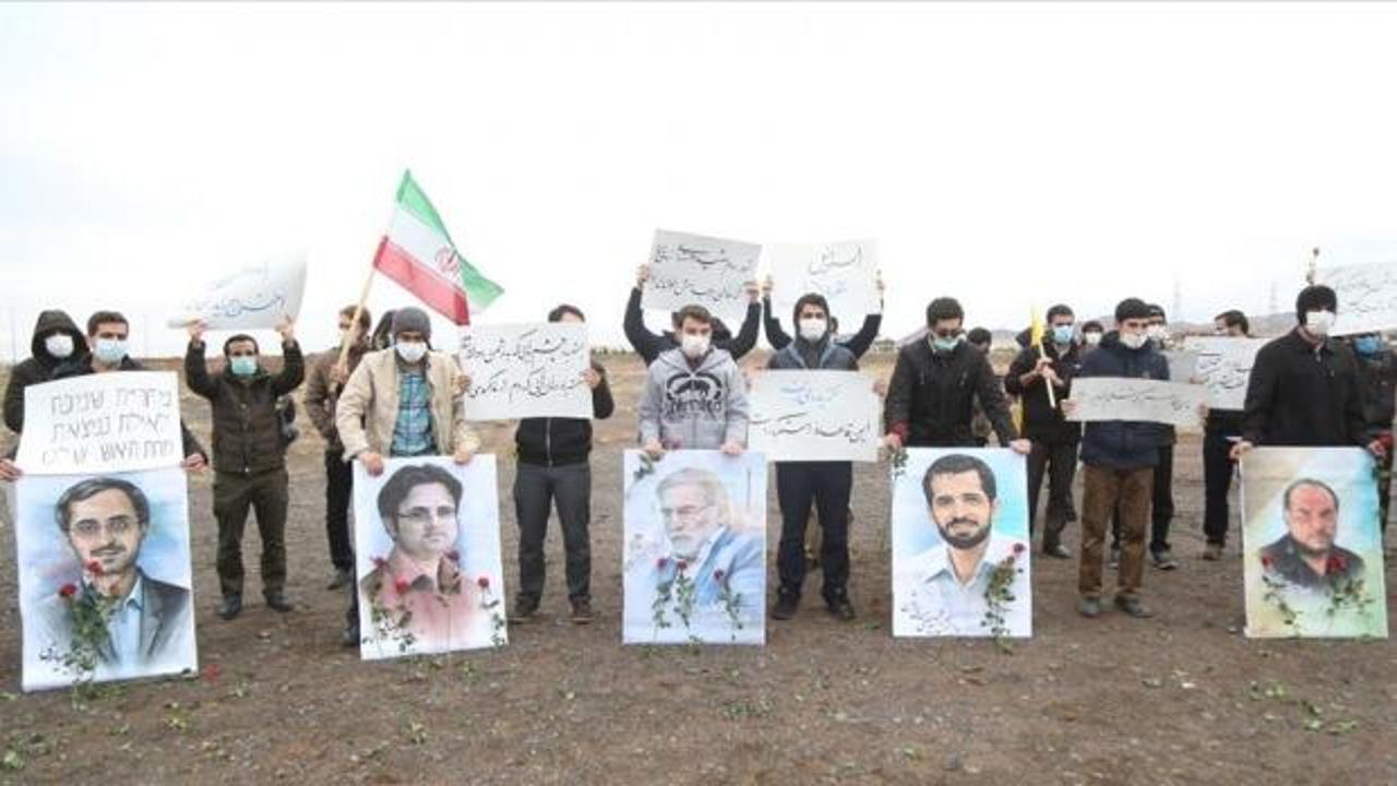 İran'ın Kum kentinde bilim adamı Fahrizade'nin suikastı protesto edildi