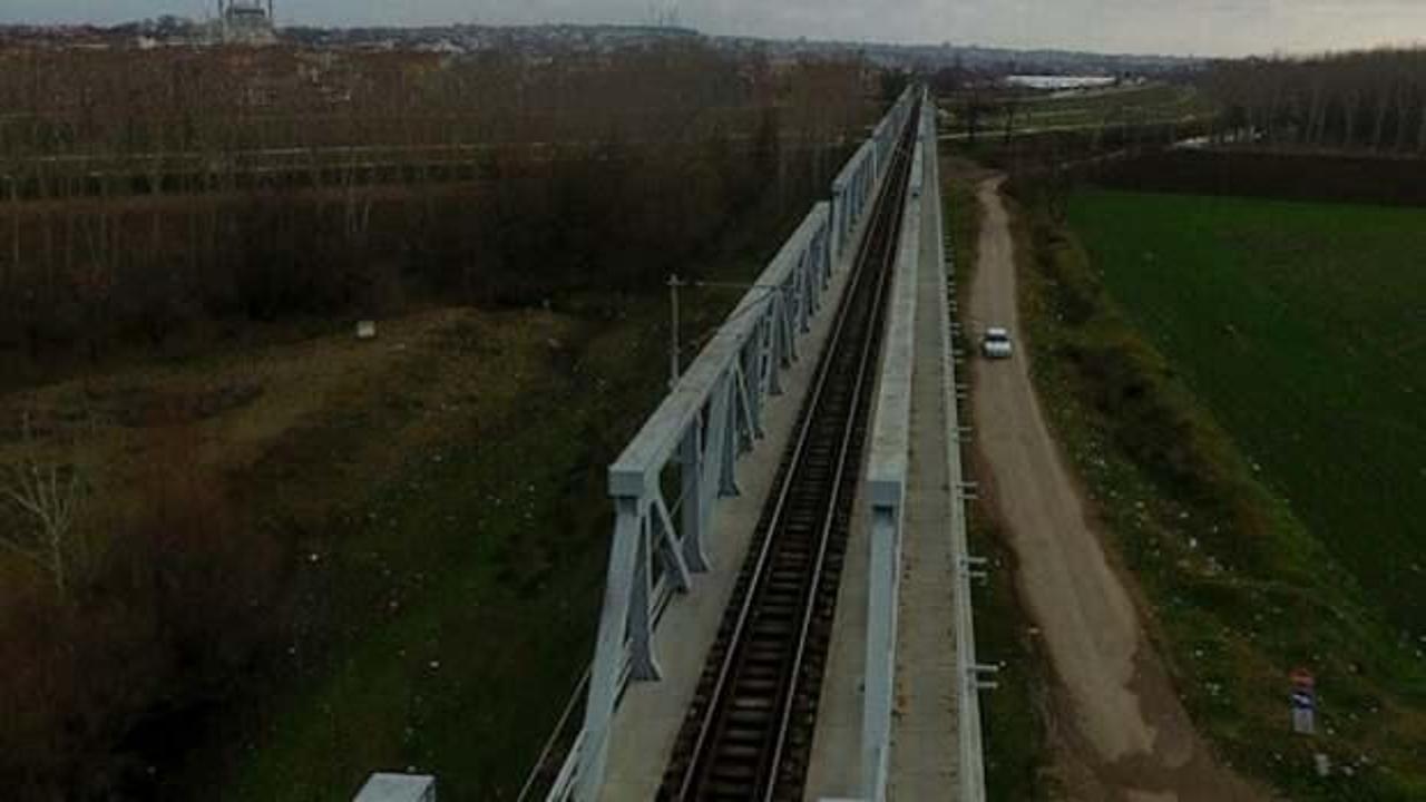 &Ccedil;alışmalar tam gaz: Seyahat s&uuml;resi 3,5 saatten 1,5 saate d&uuml;şecek