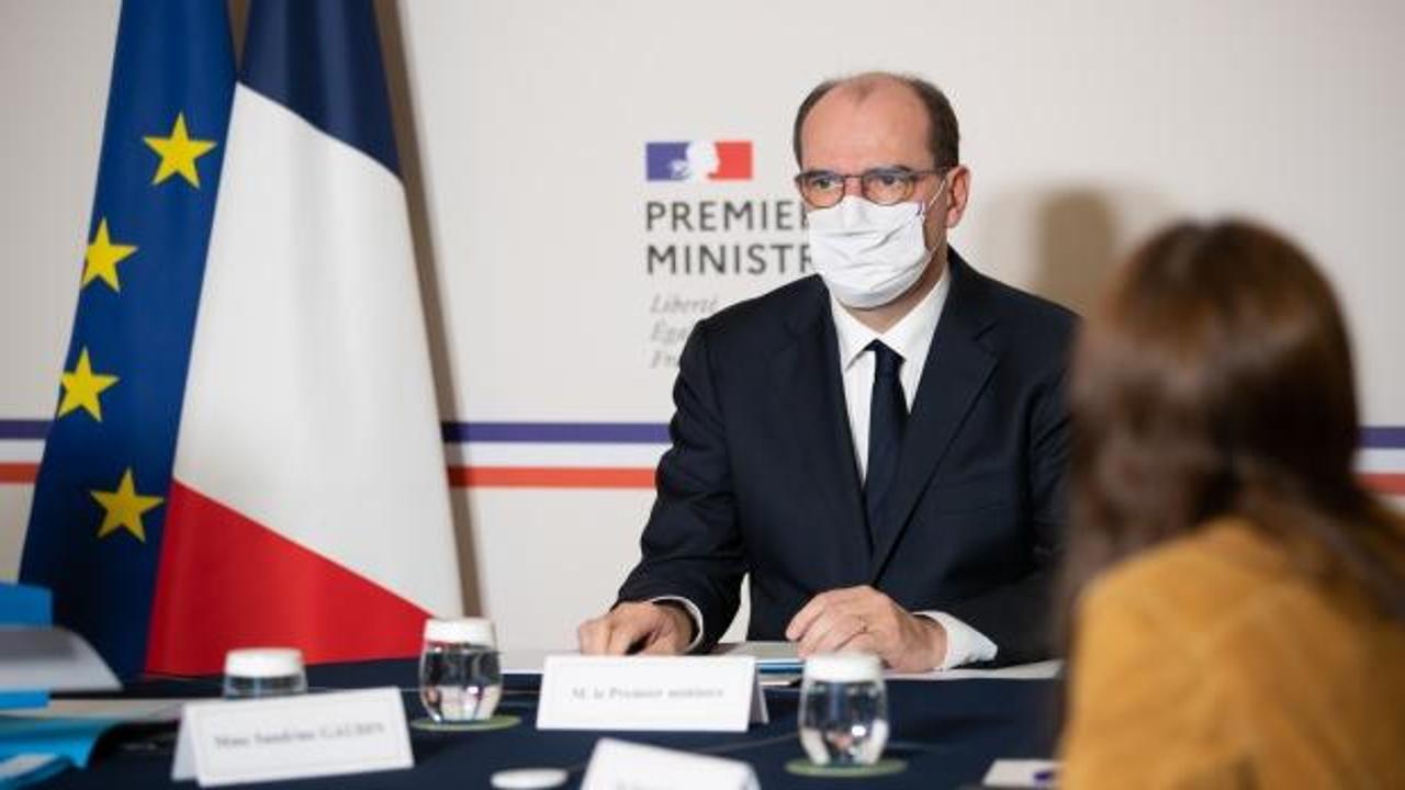 Fransa’da 31 Aralık gecesi havai fişek gösterileri yasaklandı