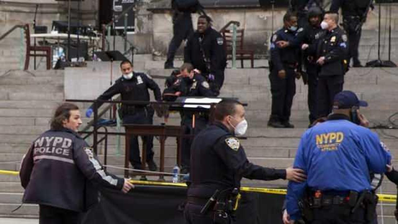 New York'ta katedralde silahlı saldırı!