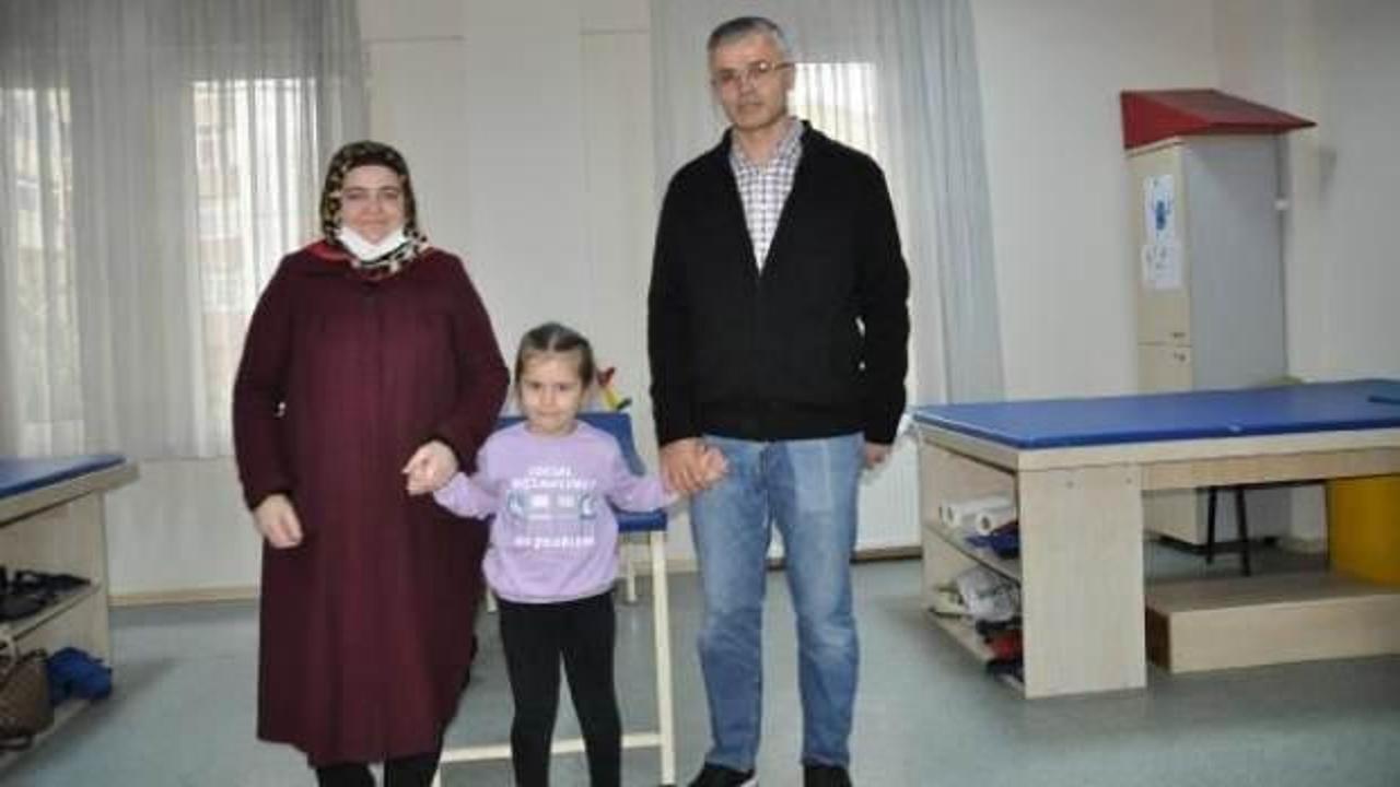 Serebral palsi hastası 7 yaşındaki Elif Hira yaşam sevinciyle örnek oluyor