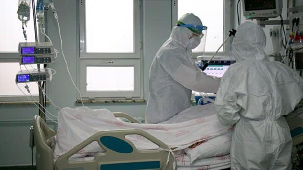 Solunum cihazına bağlanan hasta, elimi bırakma diyordu