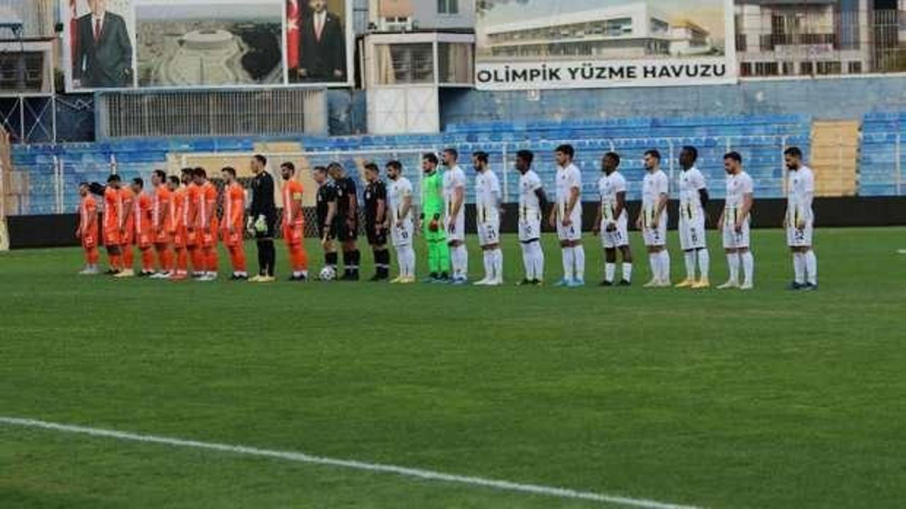 Adanaspor - Menemenspor maçında kural hatası! 