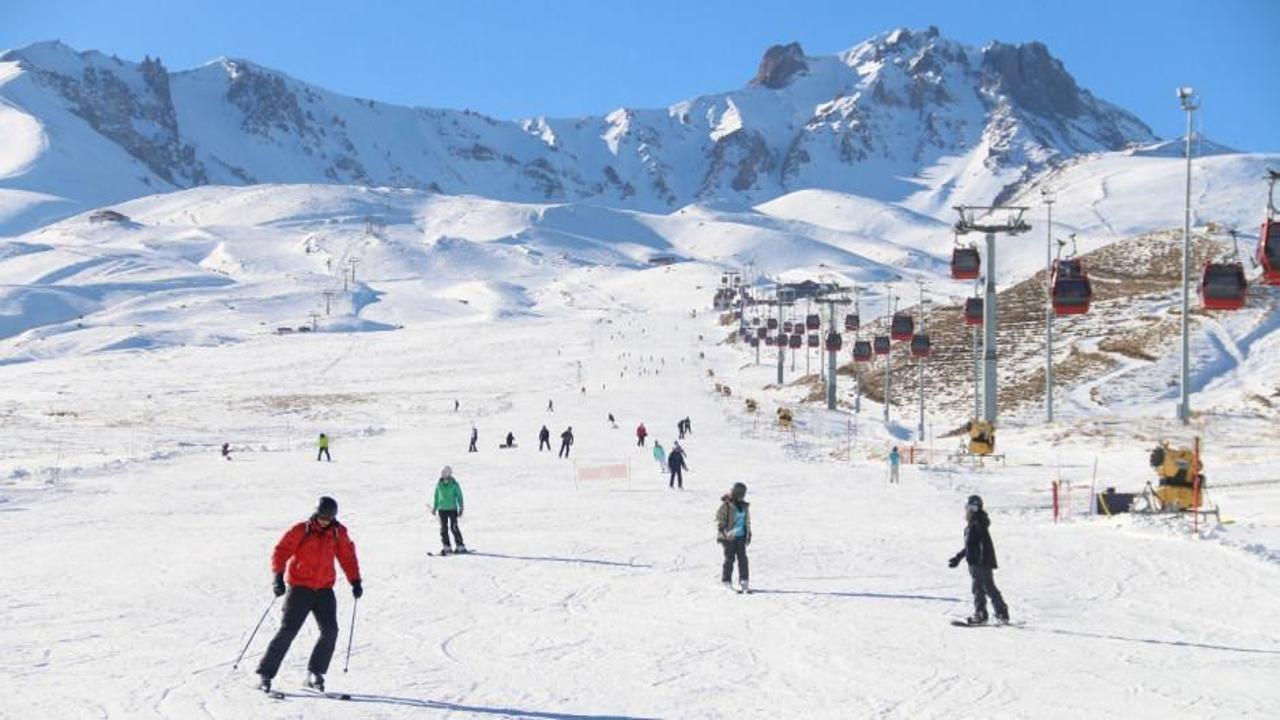 Erciyes Kayak Merkezi'ne yabancı turist ilgisi