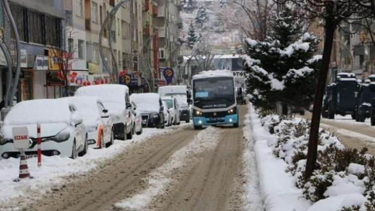 Hakkari’de 22 köy ve 52 mezranın yolu kardan kapandı