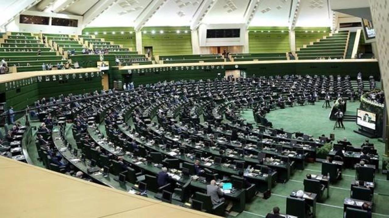 İran'da cumhurbaşkanı adaylarına yeni şartlar getirildi