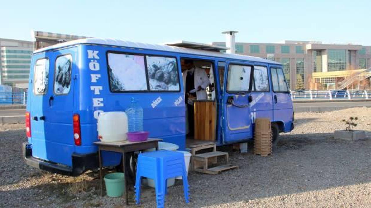 Kamyonunu sattı, k&ouml;fteci a&ccedil;tı! Siparişlere yetişemiyor