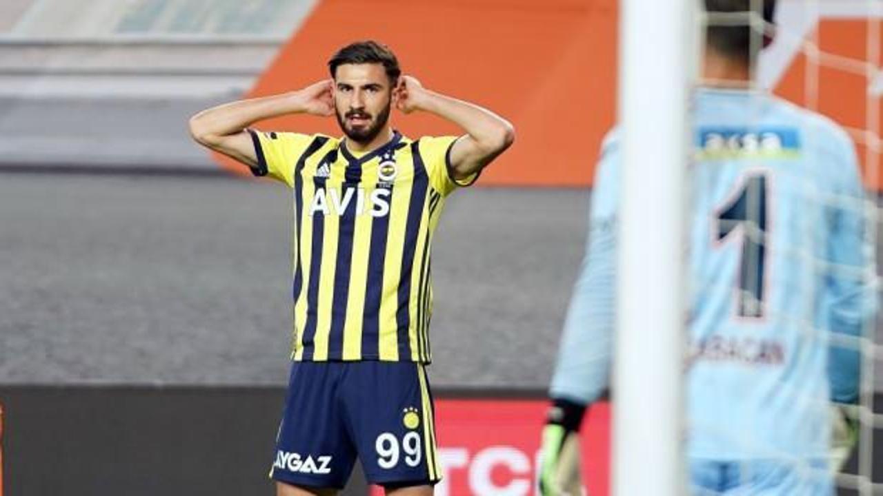 Fenerbahçe'de 3 futbolcu ile yollar ayrılıyor!