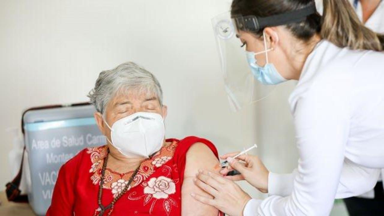 Kosta Rika'da ilk koronavirüs aşısı 91 yaşındaki kadına yapıldı