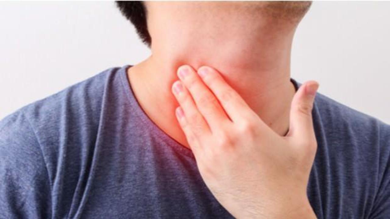 Boğaz ağrısıyla ortaya çıkıyor! Farenjitin belirtileri nelerdir?