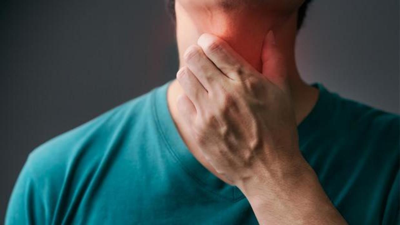 Yutkunurken boğazın tek tarafında ağrı neden olur? Boğaz yanmasının sebepleri nelerdir?