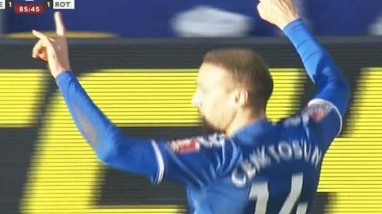Cenk Tosun'un gol sevinci kızdırdı!