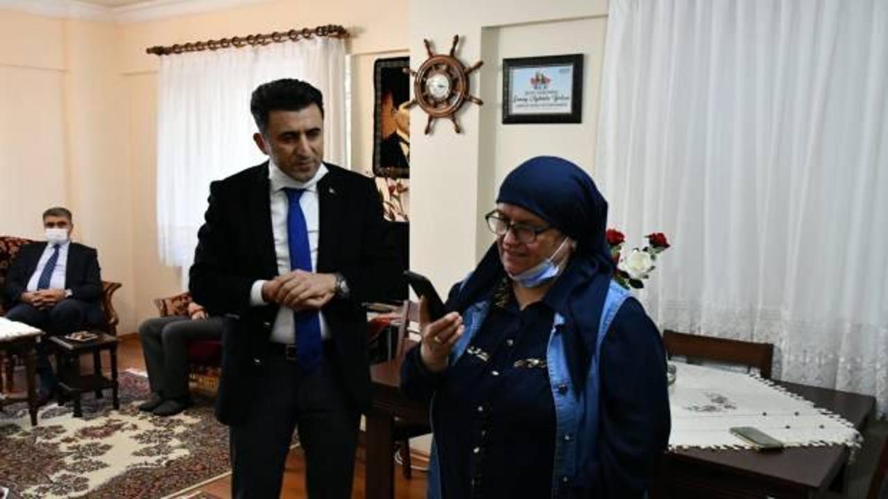 İçişleri Bakanı Soylu, şehit öğretmen Şenay Aybüke Yalçın'ın ailesiyle görüştü