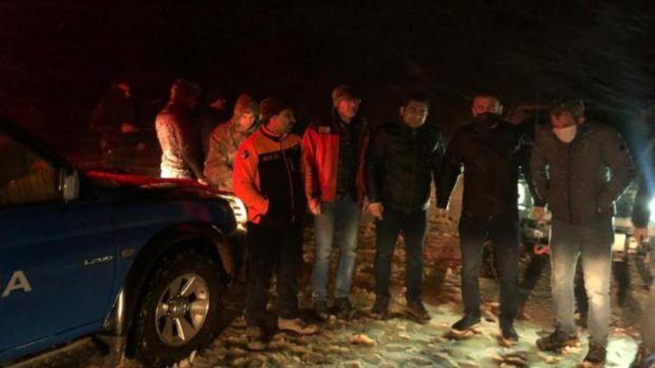Kahramanmaraş'ta karda mahsur kalanları ekipler kurtardı