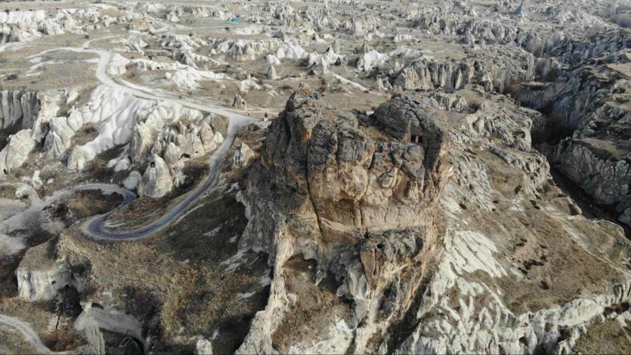 Kapadokya'nın 60 metre yükseklikteki devasa mezarları