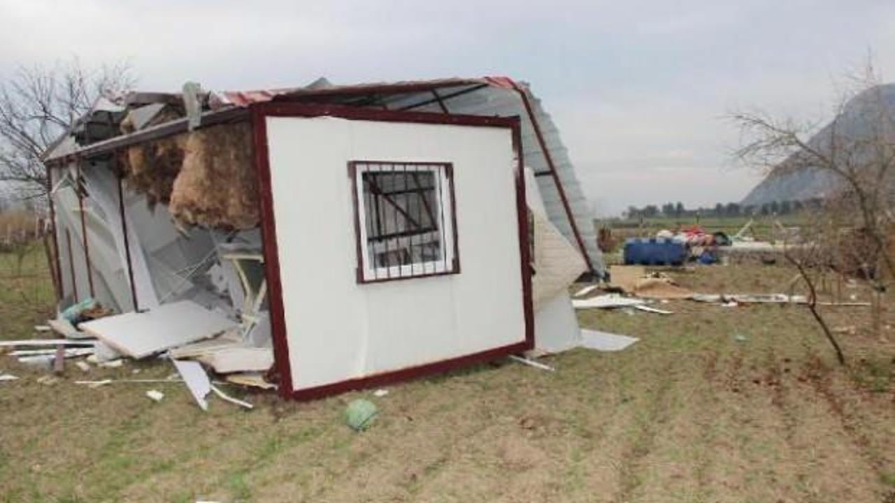 Konteyner ev fırtına yüzünden 30 metre savruldu, içindeki 5 kişi yaralandı