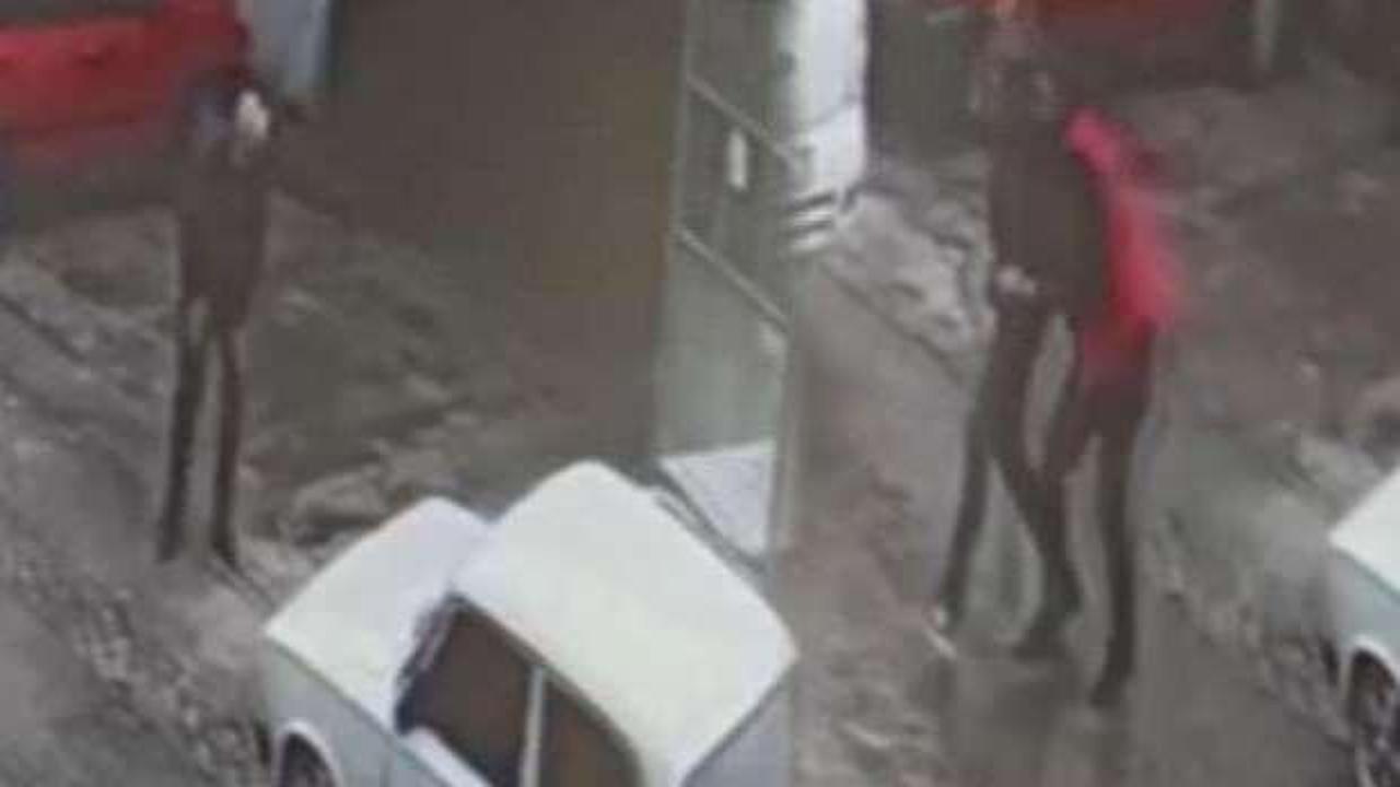 Montuna gizlediği t&uuml;fekle dehşet sa&ccedil;tı: 2 &ouml;l&uuml;
