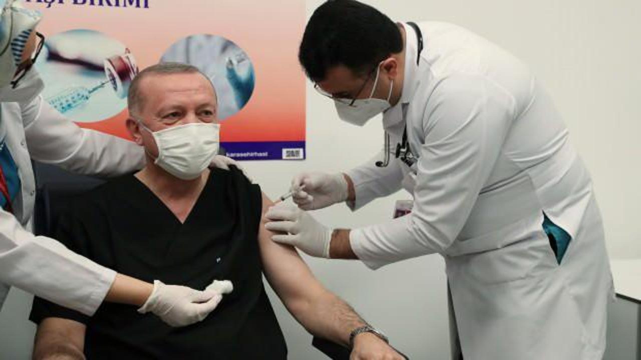 Sosyal medya onu konuştu! İşte Erdoğan'a aşı yapan doktor