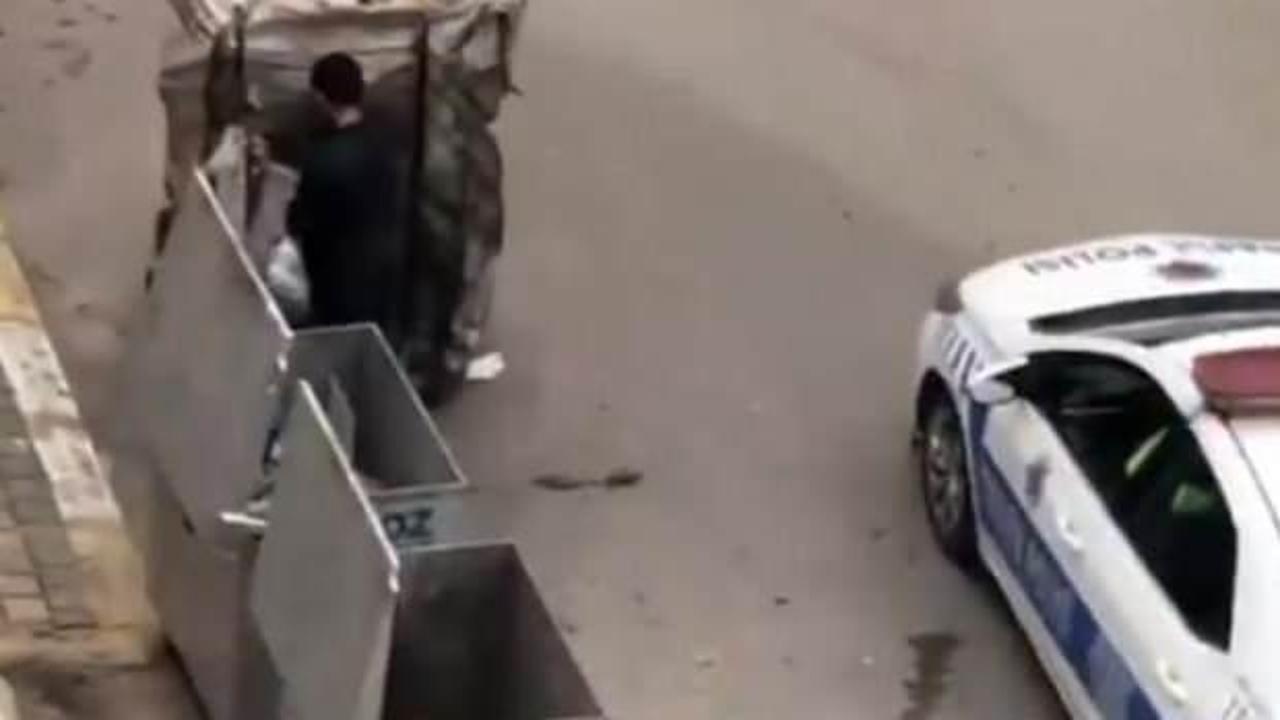 Trafik polisleri, kumanyalarını kağıt toplayıcısına verdi