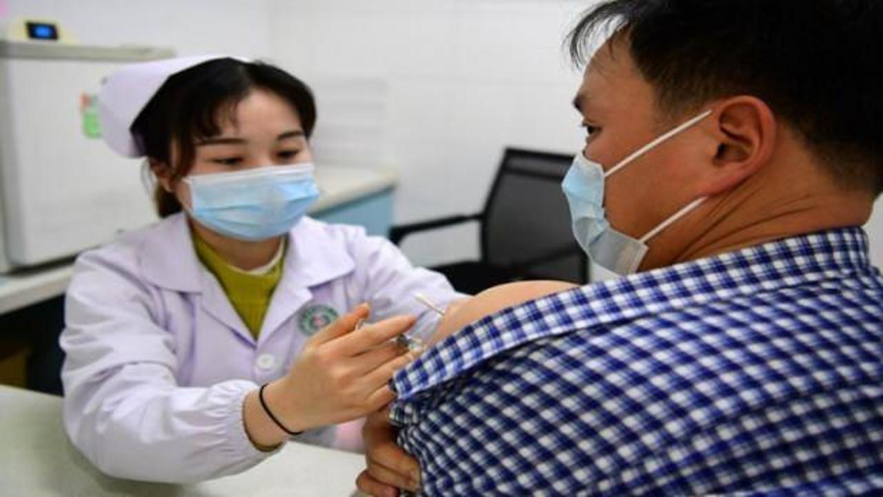 Çin’de resmi bayram öncesi 15 milyon kişi aşılandı