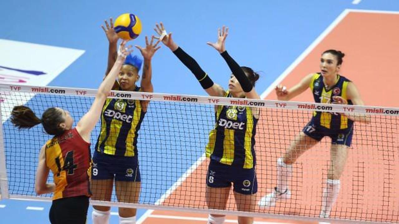 Fenerbahçe, derbide Galatasaray'ı 3-0'la geçti!