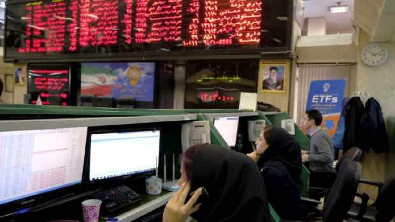 İran'da borsa mağdurları yetkilileri istifaya çağırdı