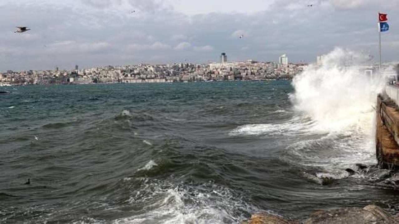 İstanbul'da şiddetli lodos! Seferler iptal oldu