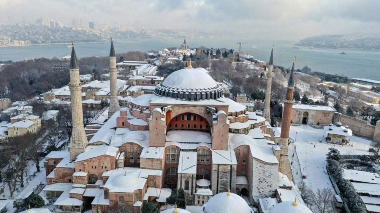 İstanbul'dan kartpostallık kar manzaraları