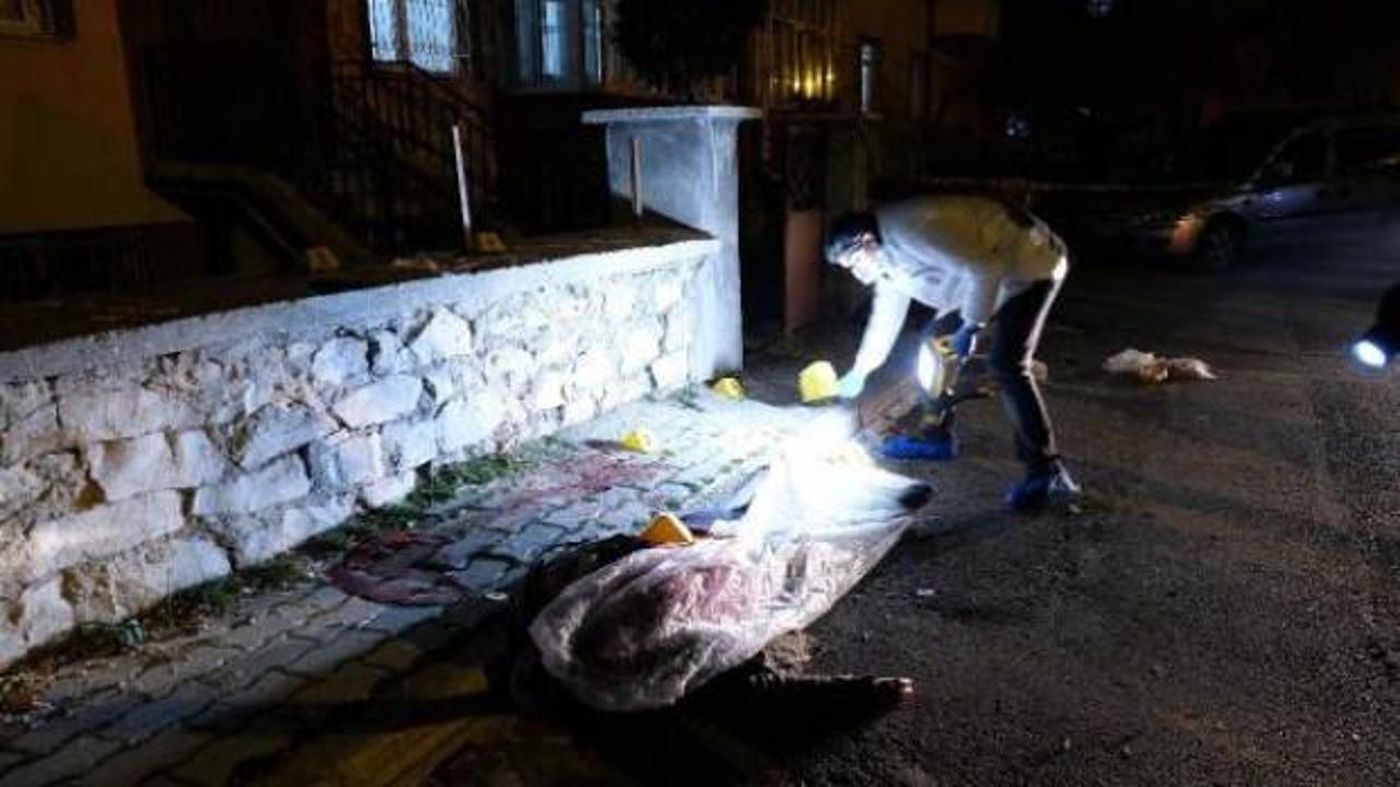 Marketten d&ouml;nen &ccedil;ift &ccedil;ocuğunun g&ouml;z&uuml; &ouml;n&uuml;nde kurşuna dizildi!