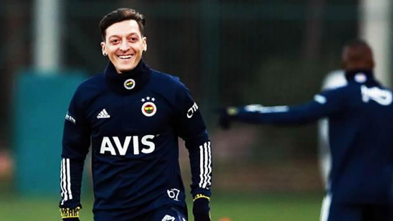 Mesut Özil antrenmanda! Fenerbahçe paylaştı
