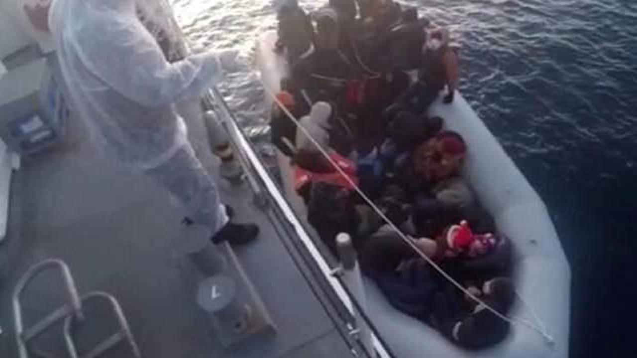 Yunanistan'ın Türk karasularına ittiği göçmeler kurtarıldı