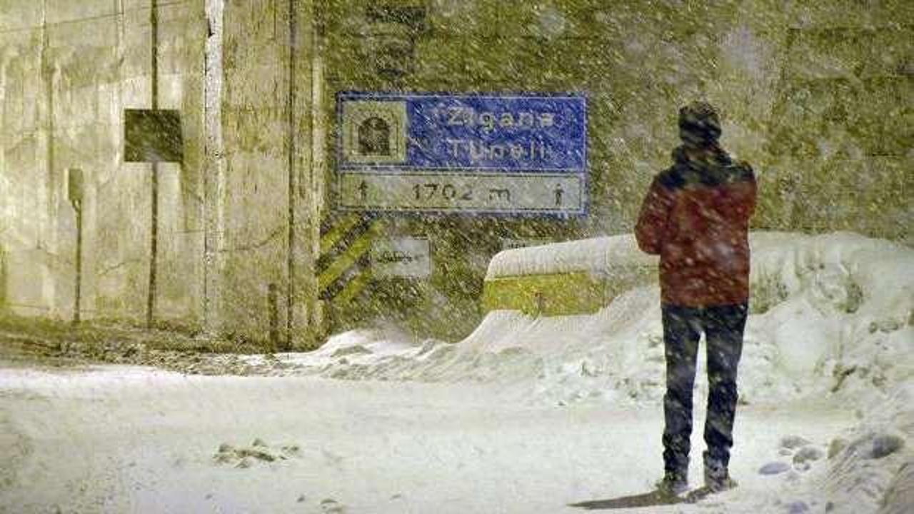 Zigana Dağı'nda ulaşıma kar engeli