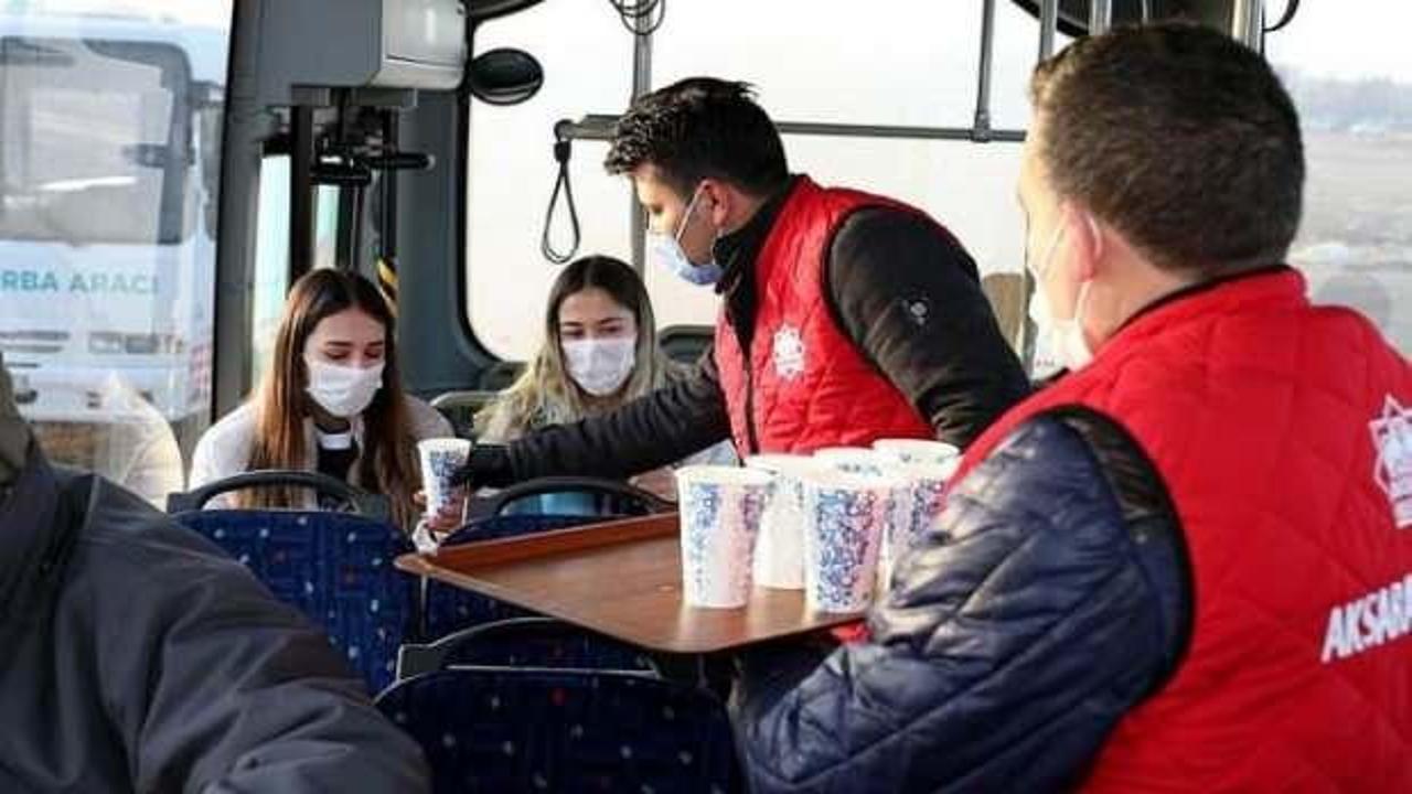 Aksaray Belediyesi'nden soğuk havada sıcak çorba