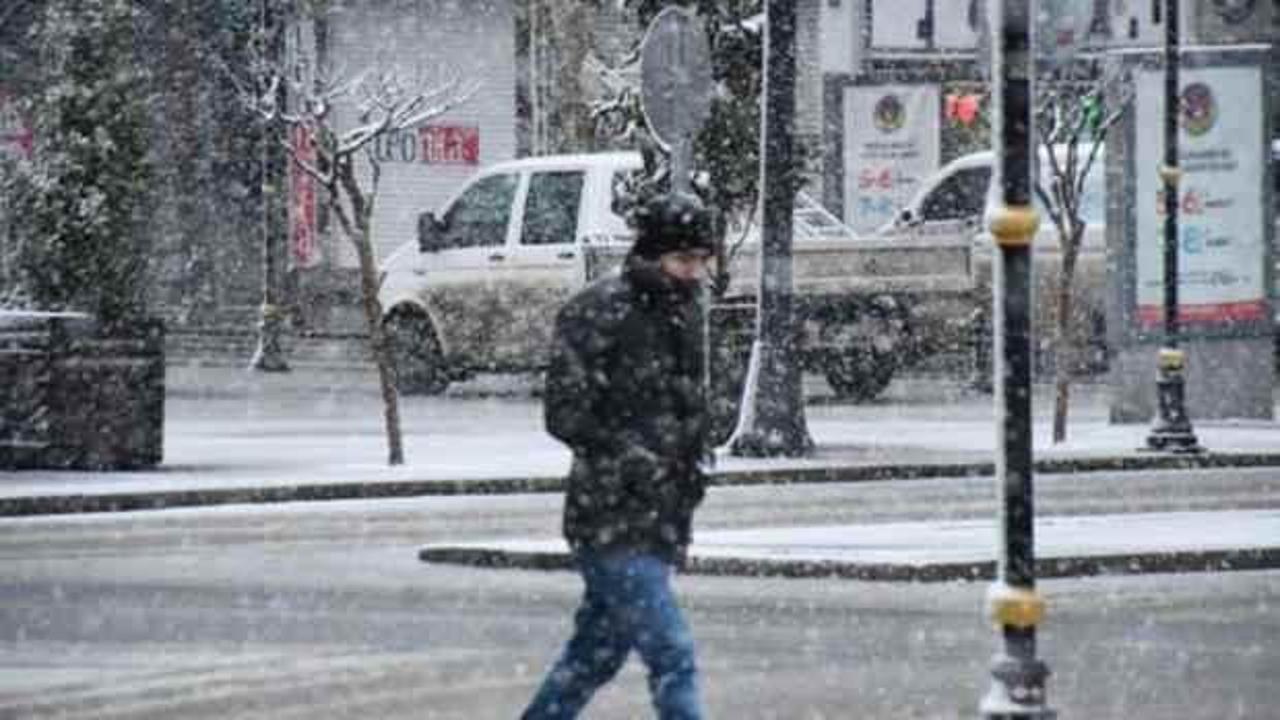 İstanbul'da kar devam edecek mi? Meteoroloji açıkladı...