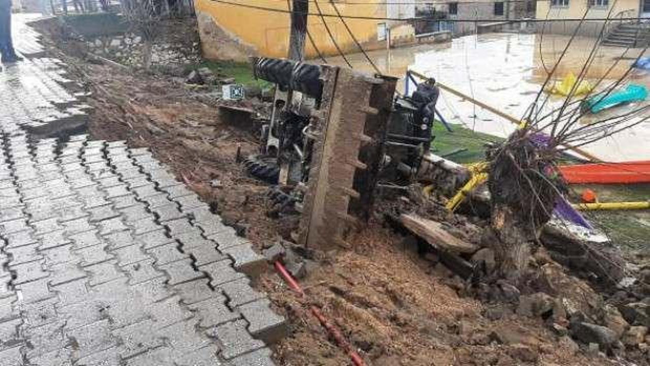 İzmir’de sağanak: Bir okulun istinat duvarı yıkıldı