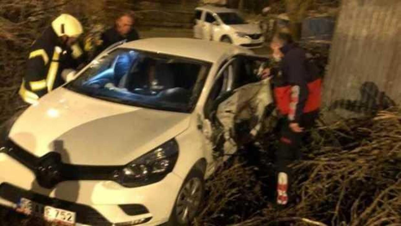 Siirt'te iki araç çarpıştı:1'i ağır 3 yaralı