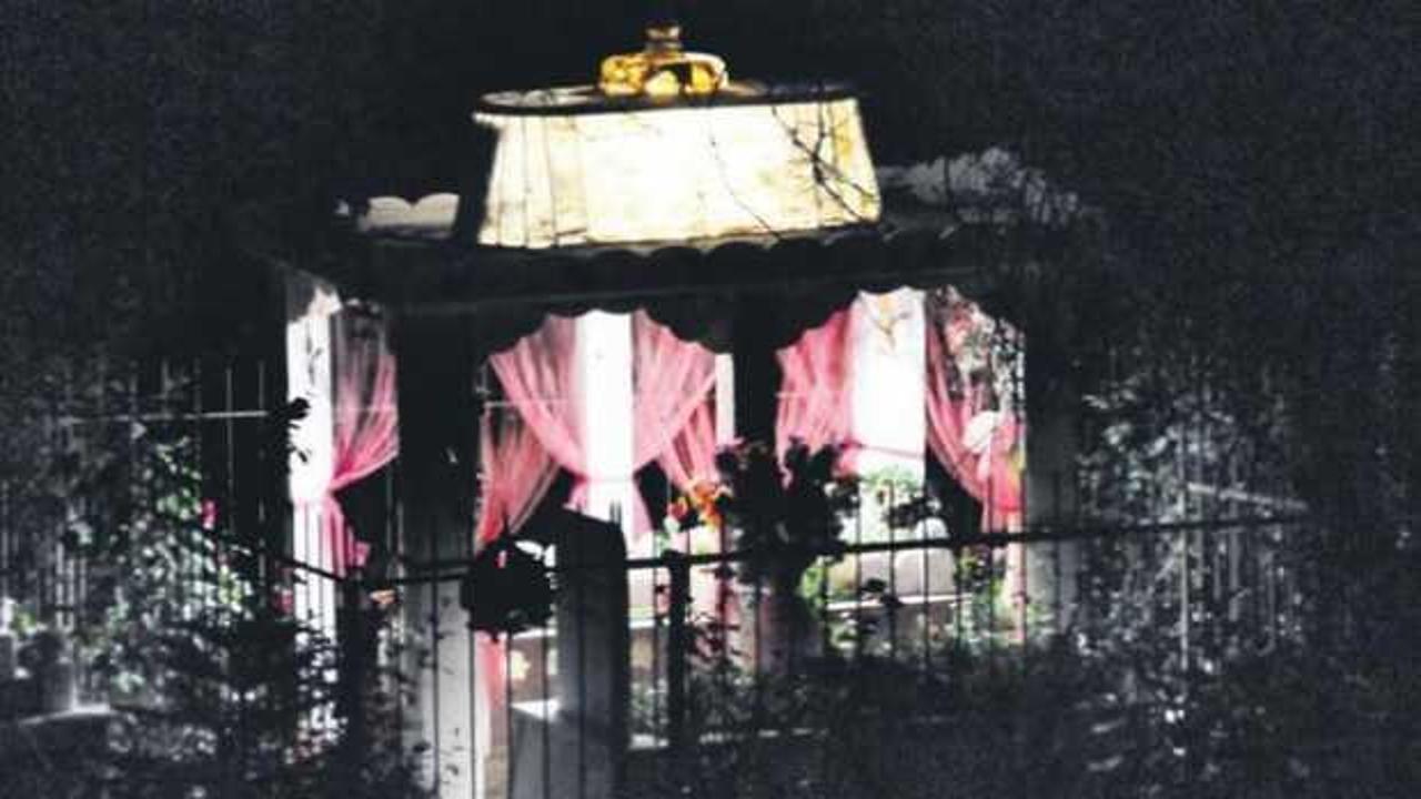 Mezarlıkta 17 yıldır yanan ışık s&ouml;nd&uuml;!