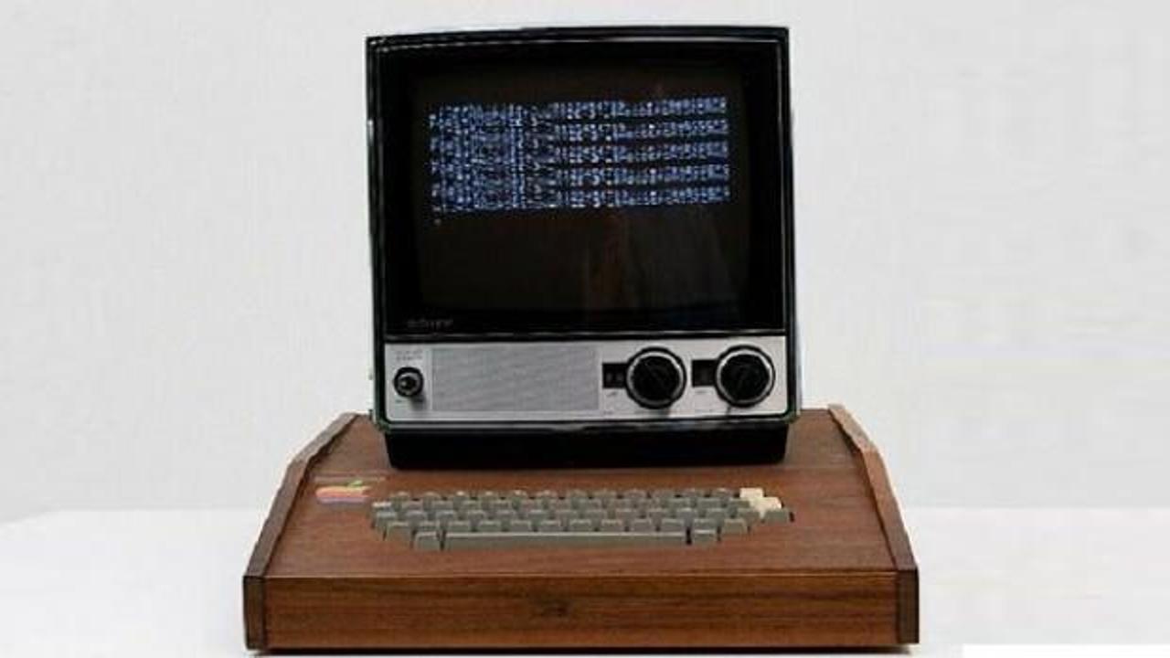 Apple'ın ilk bilgisayarı 10 milyon 658 bin TL'ye satışa çıkarıldı