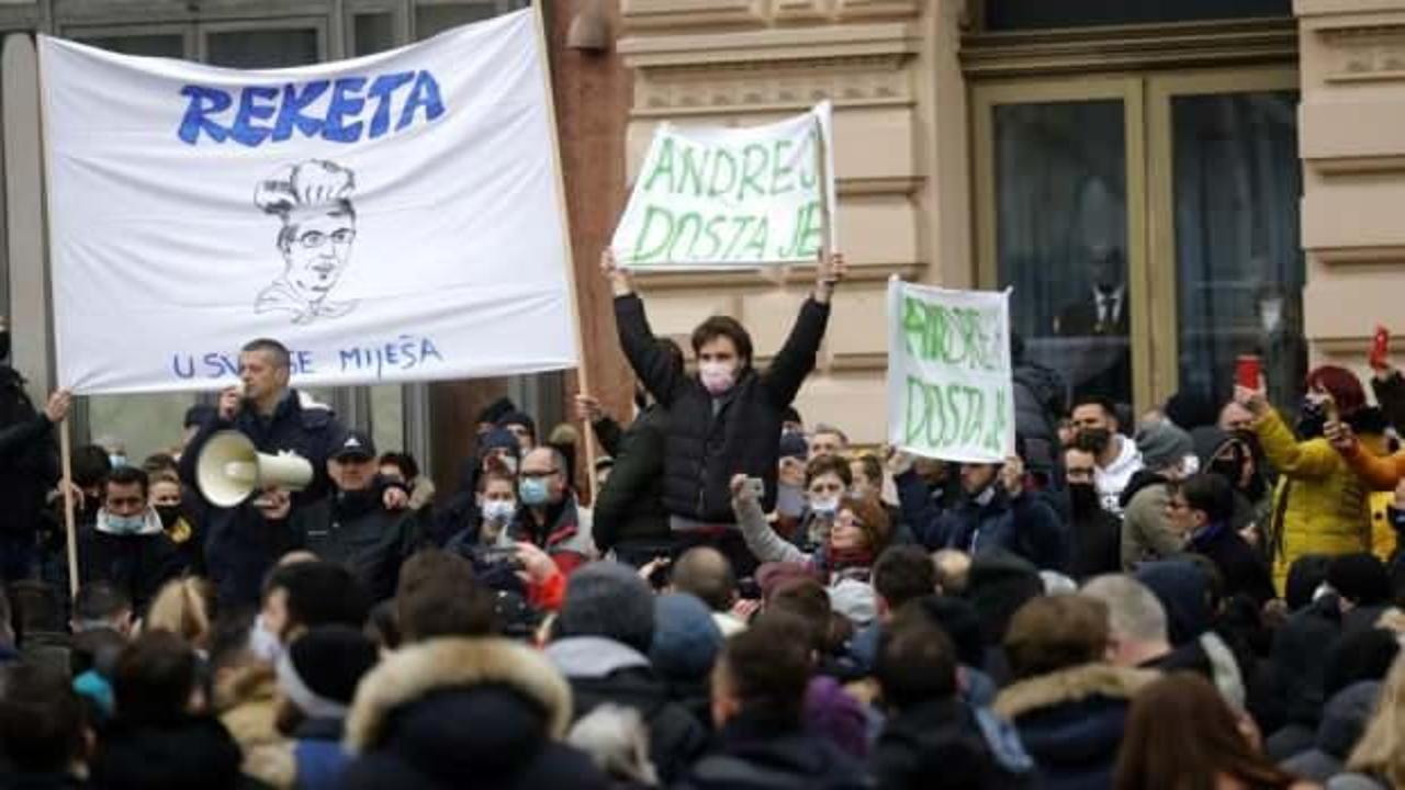 Hırvatistan'da Covid-19 kısıtlamalarına karşı protesto