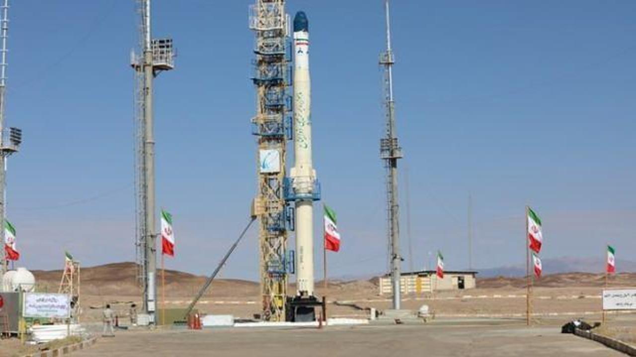 İran yerli uydu taşıyıcısı "Zülcenah"ı test etti